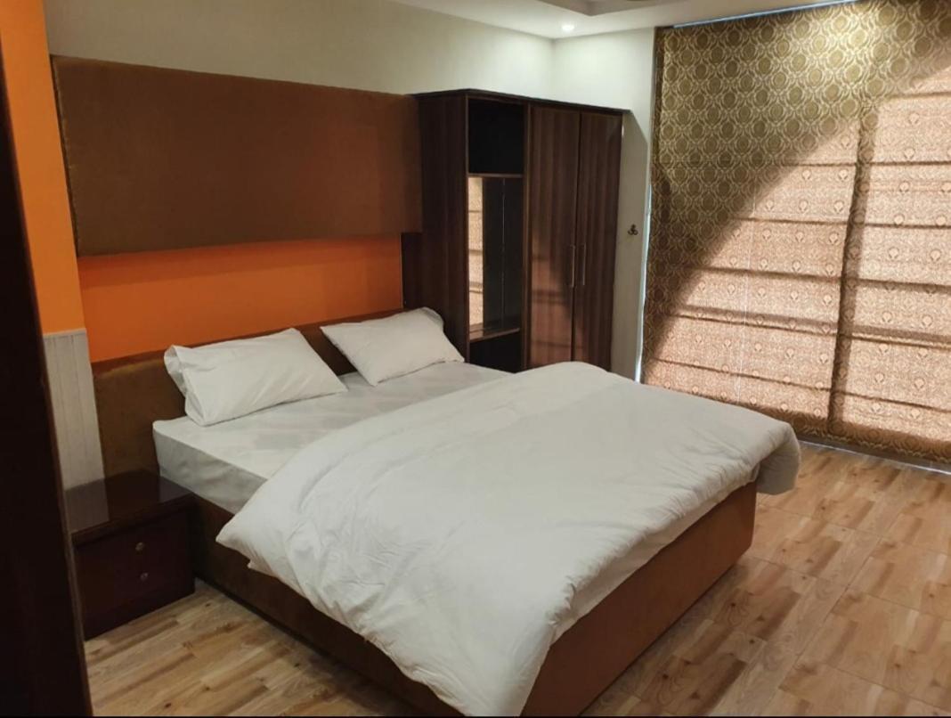 HAK MALL Suites&Apartments Rawalpindi Extérieur photo