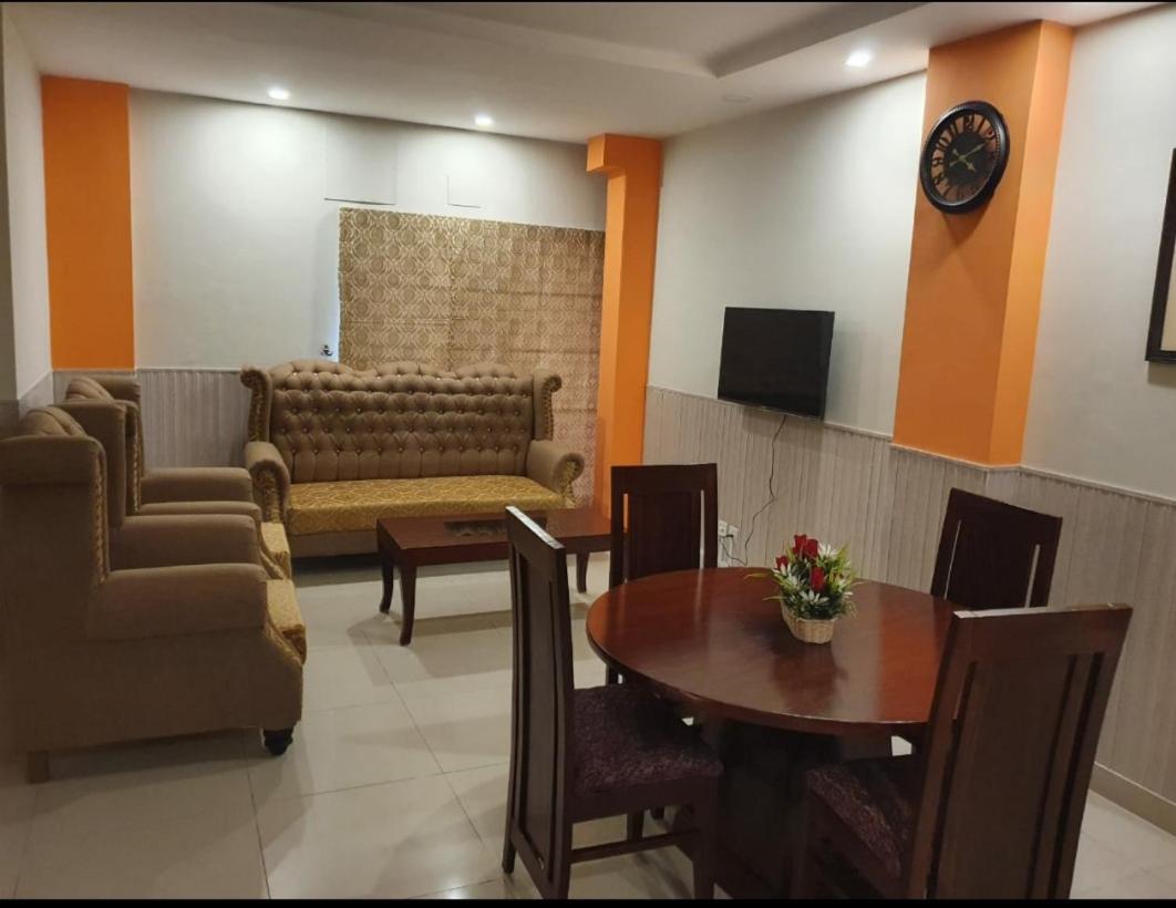HAK MALL Suites&Apartments Rawalpindi Extérieur photo