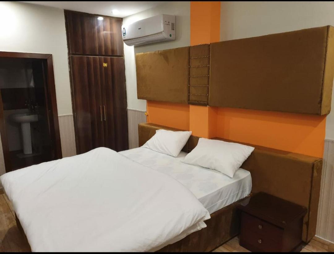 HAK MALL Suites&Apartments Rawalpindi Extérieur photo