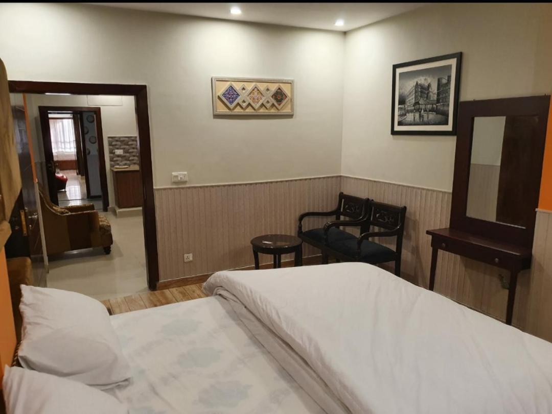 HAK MALL Suites&Apartments Rawalpindi Extérieur photo