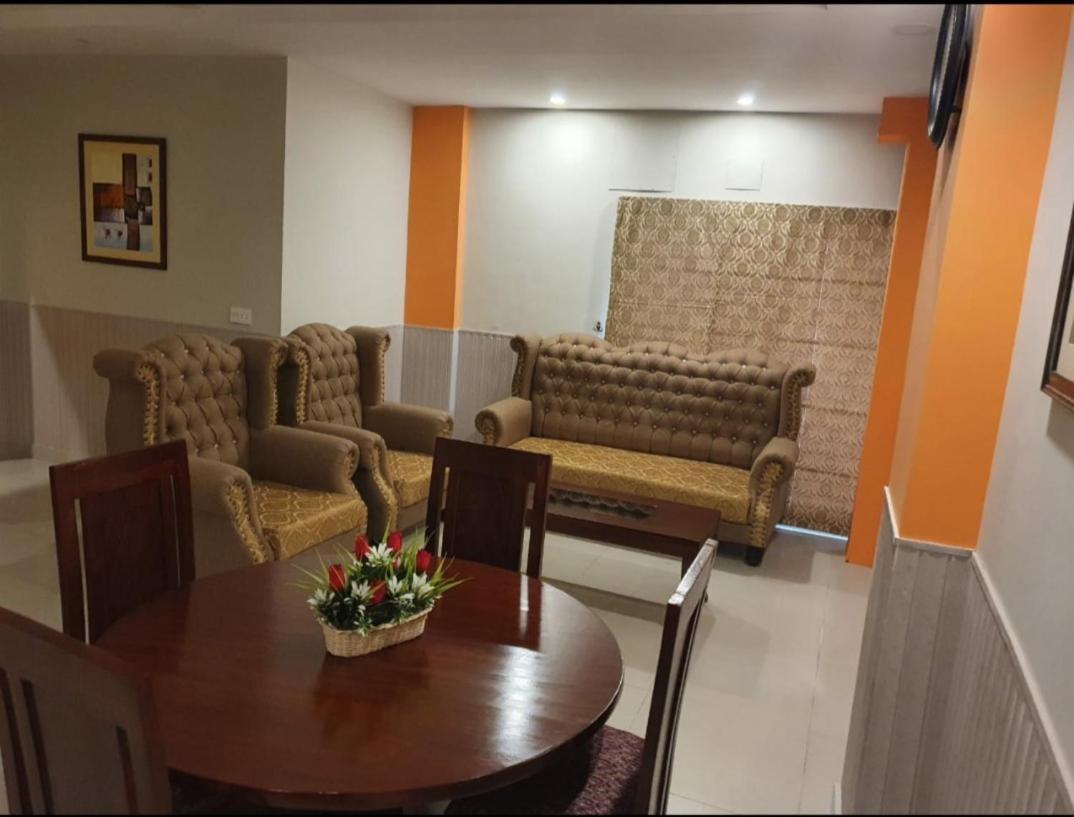 HAK MALL Suites&Apartments Rawalpindi Extérieur photo
